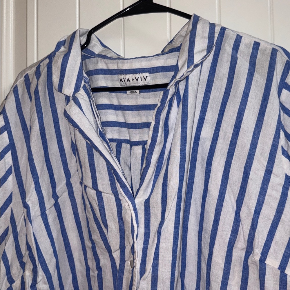 Ava &Viv Linen Blue and White Striped Women's Top - Picture 3 of 3
